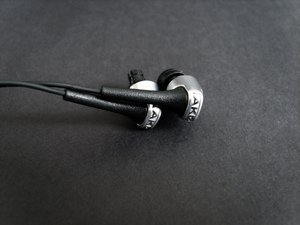 AKG K370