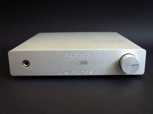 NuForce UDH-100