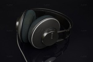 AKG K400