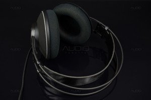 AKG K400