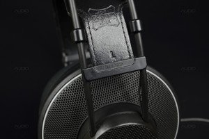 AKG K400