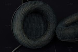 AKG K400