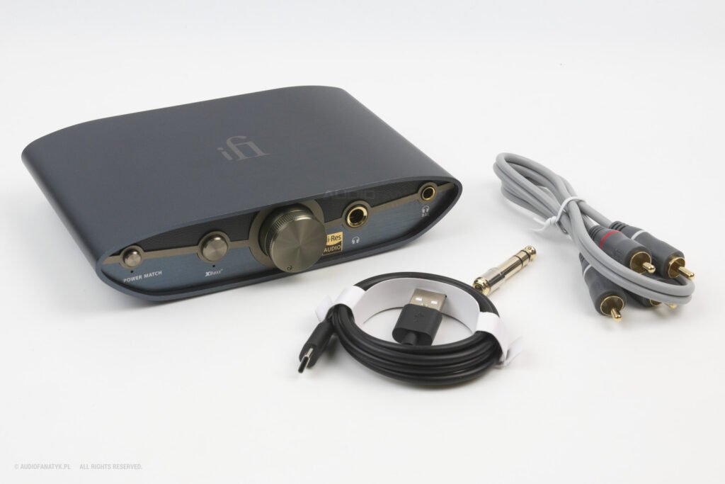 iFi Audio Zen DAC 3 wraz z akcesoriami