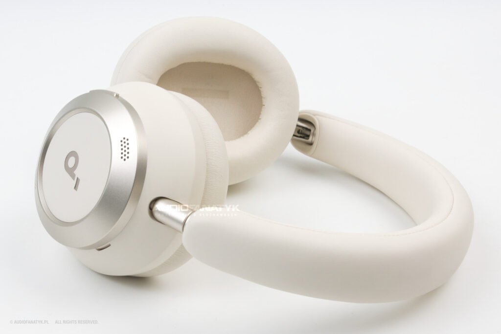 Soundcore Space One Pro widoczne z boku