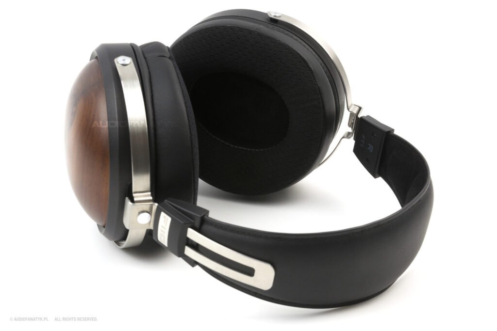Pełna konstrukcja pałąka w FiiO FT1