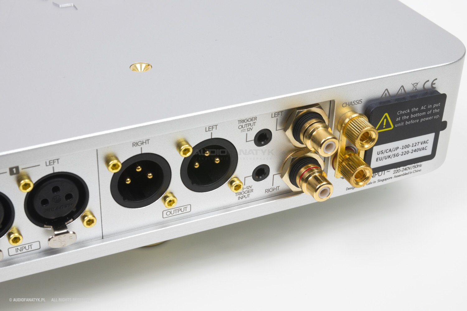 Zestaw gniazd wyjściowych