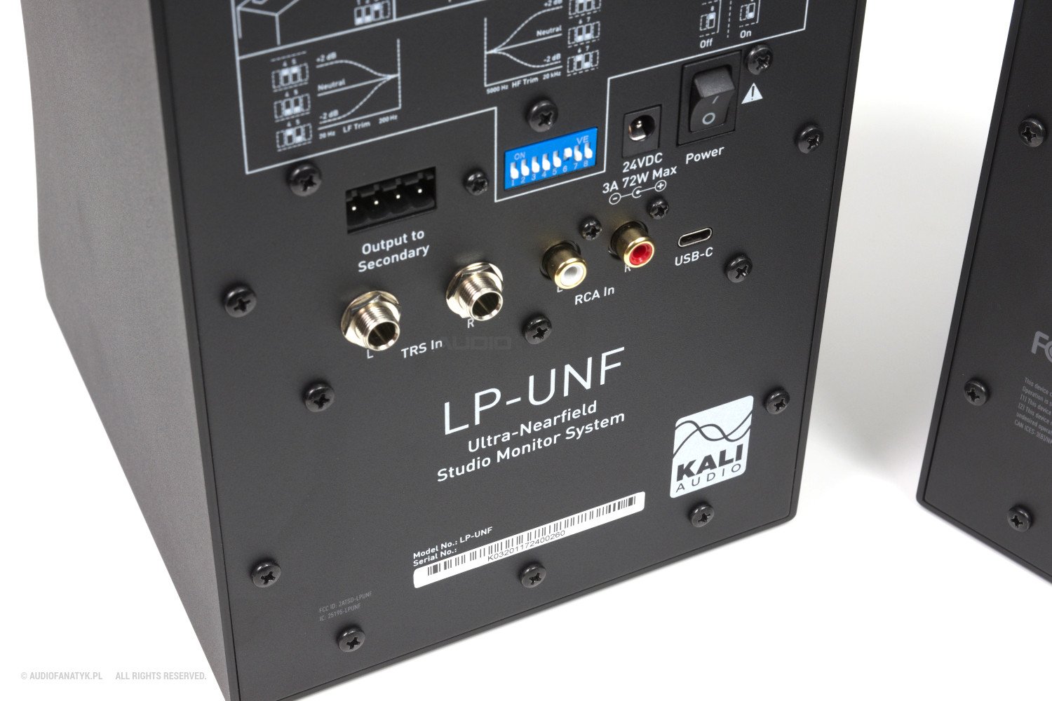 Zestaw gniazd wejściowych głośnika-matki