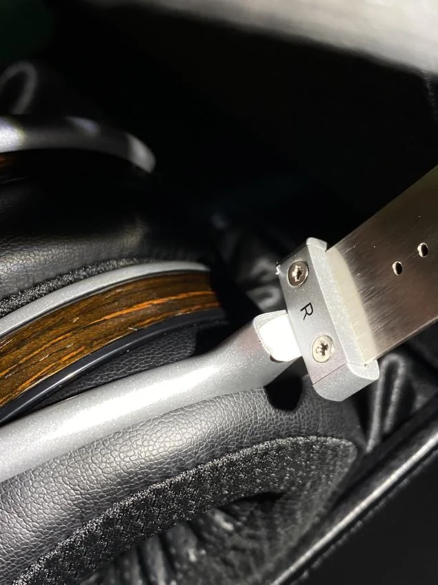 Just the usual Hifiman Quality