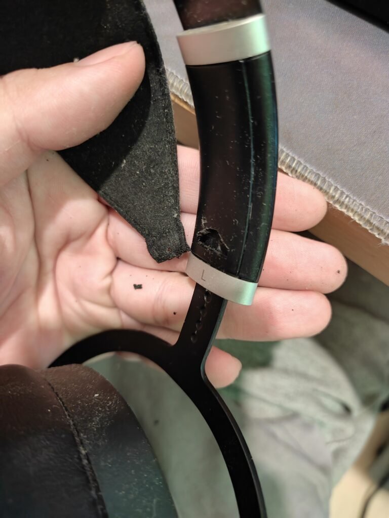 Kolejny zniszczony pałąk w Sundarach