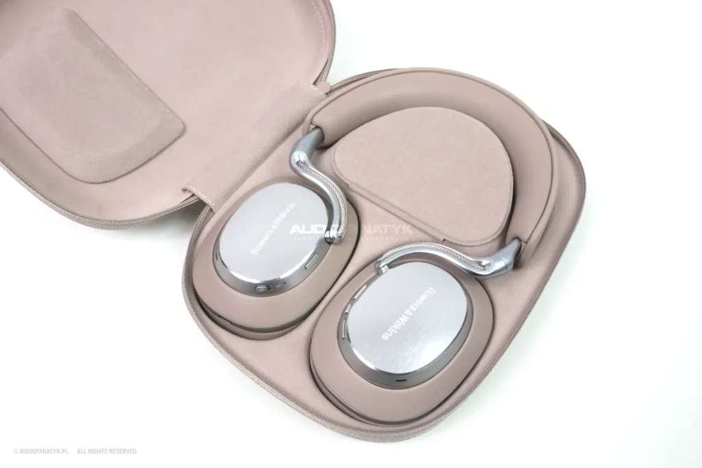 Bowers & Wilkins Px8 S2