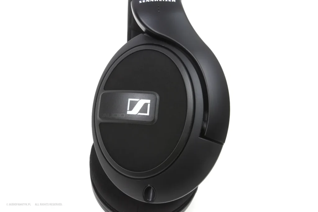 Logo producenta na jednej z muszli