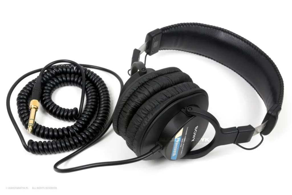 Sony MDR-7506 oraz kabel sprężynowy
