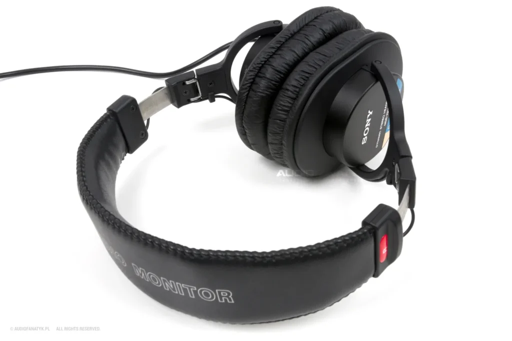 Pałąk w słuchawkach Sony