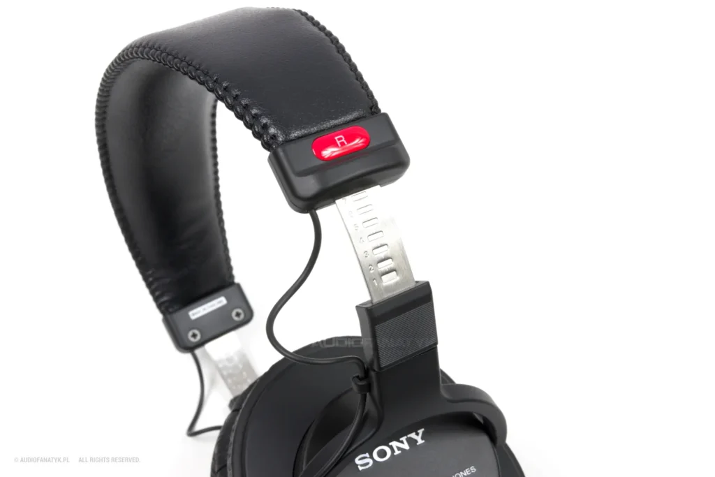 System regulacji w słuchawkach Sony