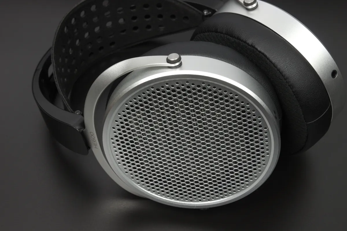 Recenzja słuchawek Hifiman HE600